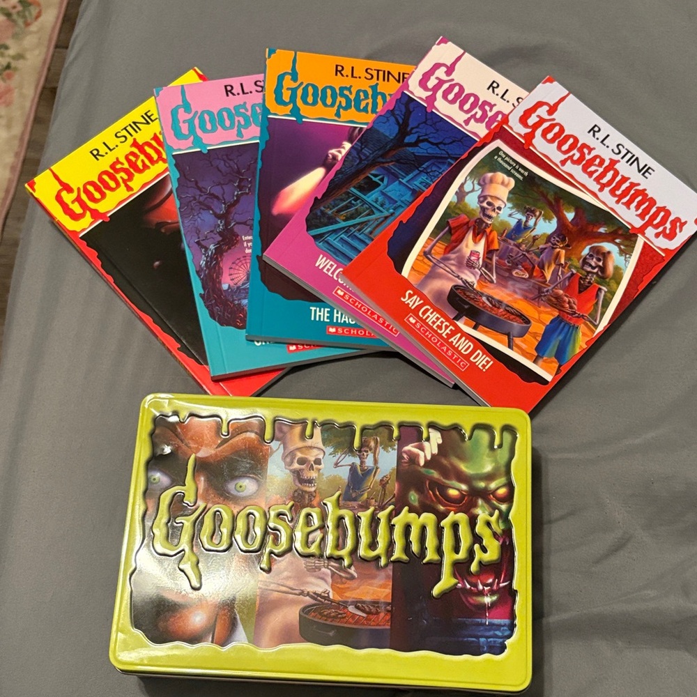 Goosebumps Collectible Tin with Books